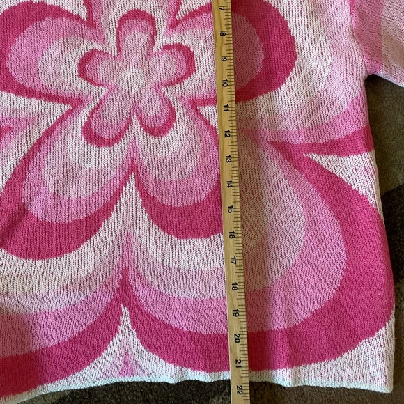 Flower Power Cropped Sweater - Picture 6 of 7